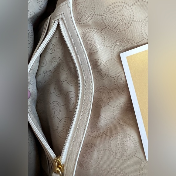 Michael Kors Sloan XL Chain Leather Shoulder Bag Ivory Gold & Wallet - Picture 11 of 16